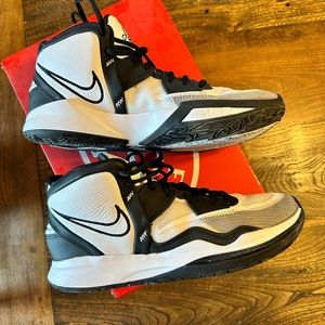 Kyrie Infinity TB basketball shoes. men’s size 10